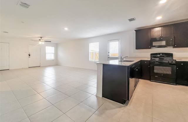2943 Wallace Wells Court Gallery 4