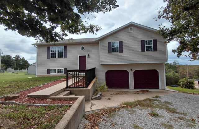 Large home close to post! Gallery 1