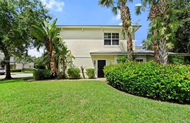 2700 Creekside Dr photos photos