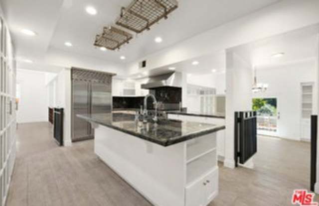 1033 Wellesley Avenue Gallery 3