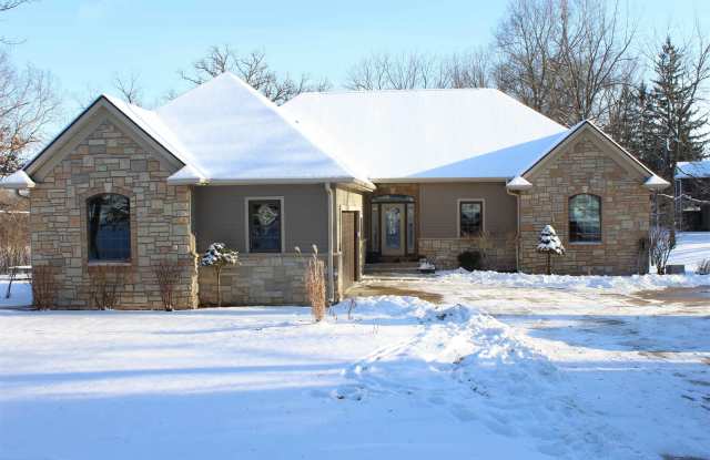 1725 Cedar Crest Drive - 1725 Cedar Crest Drive, Linn County, IA 52403