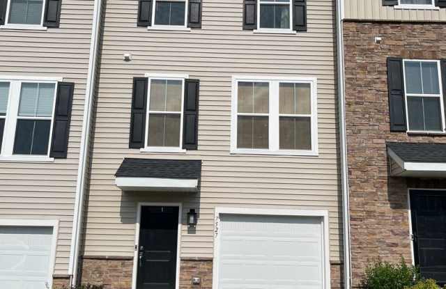 Beautifully maintained 3-bedroom, 2.5-bath townhome in the highly desirable Southern Lehigh School District photos photos