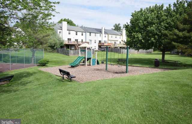 18322 STREAMSIDE DRIVE Gallery 4