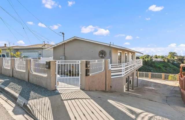 2848 Morningside St photos photos