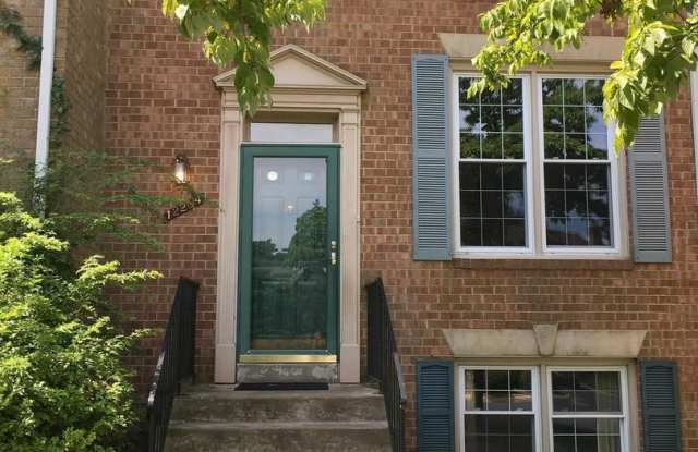 12204 APPLE ORCHARD COURT - 12204 Apple Orchard Court, Fair Oaks, VA 22033