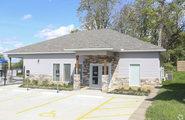 945 Southeast Gingerbread Court - 945 SE Gingerbread Ct, Blue Springs, MO 64014