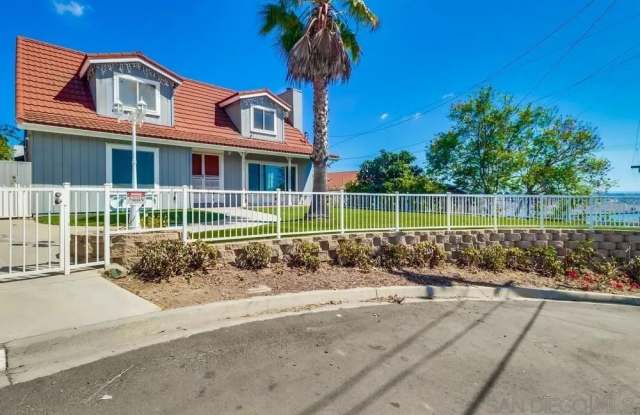 1011 La Mesa Ave photos photos