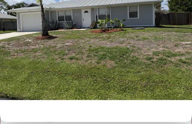 726 NE Lanfair Street photos photos