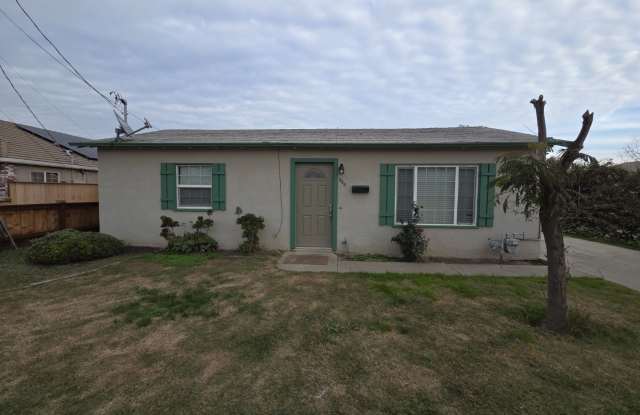 Remodeled 2 bedroom home - 560 Elm Avenue, Gustine, CA 95322