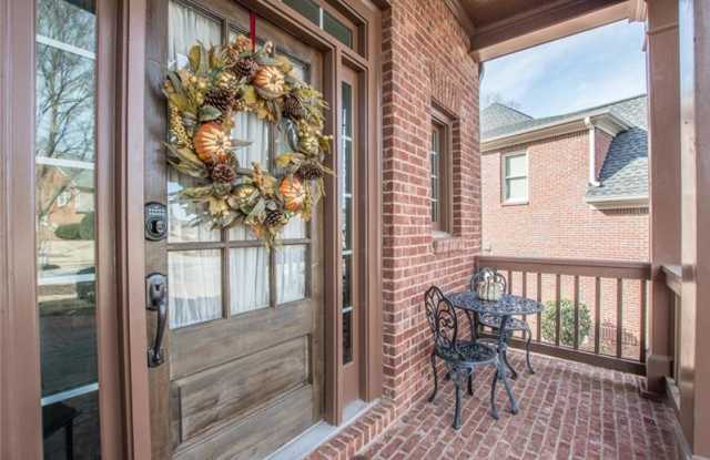 1073 Lakebend Drive Gallery 2