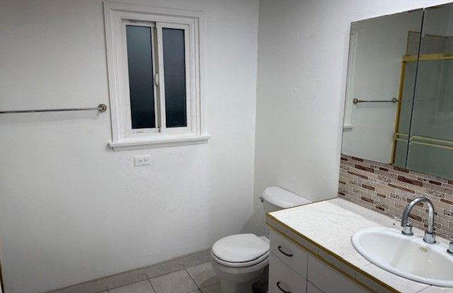 5851 Satsuma Avenue photos photos