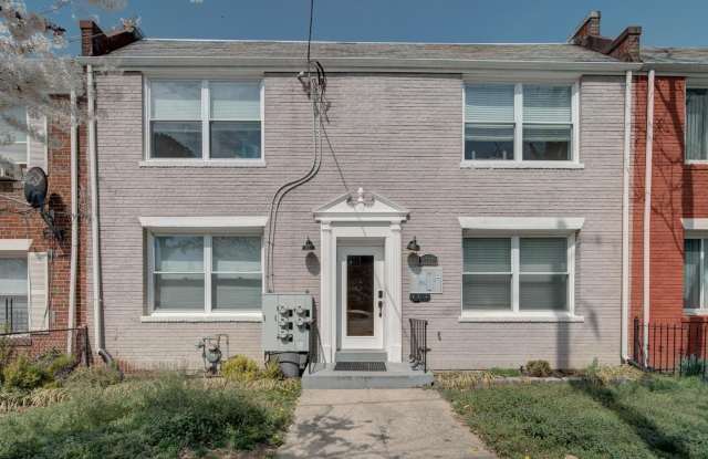 1326 DOWNING PLACE NE photos photos