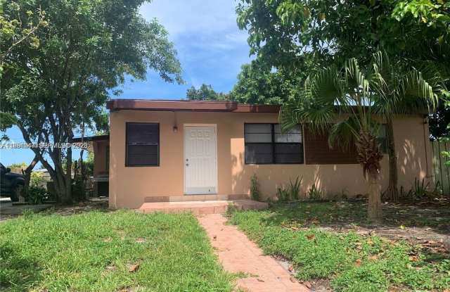 3621 SW 46th Ave photos photos