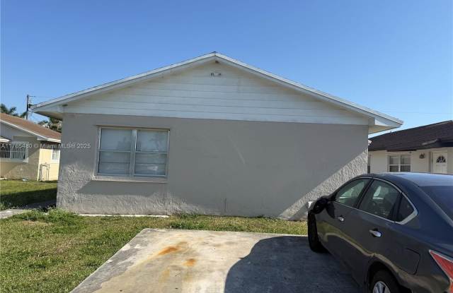 772 NW 5th St photos photos
