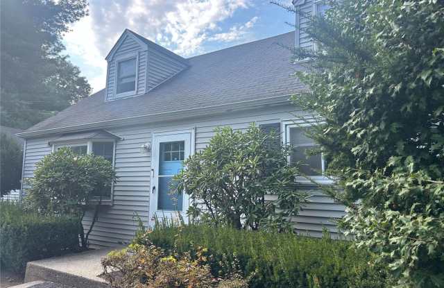 129 Half Hollow Road - 129 Half Hollow Road, Melville, NY 11747