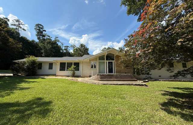 Newly Remodeled Ranch-Style 4BD, 3.5BA Raleigh Home with a 2-Car Garage on 3 Acres of Land photos photos
