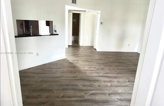 1120 N Franklin Ave photos photos