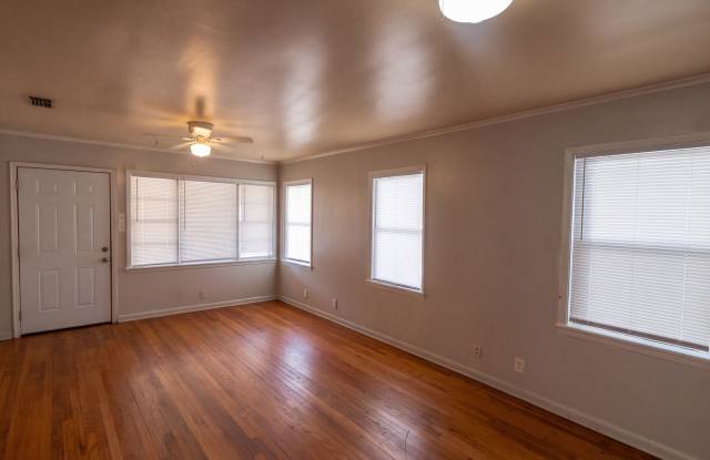 Highland - 2 Bed 1 Bath - 131 Lister Gallery 4
