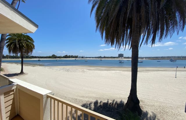 2976 1/2 Bayside Walk - 2976 1/2 Bayside Walk, San Diego, CA 92109