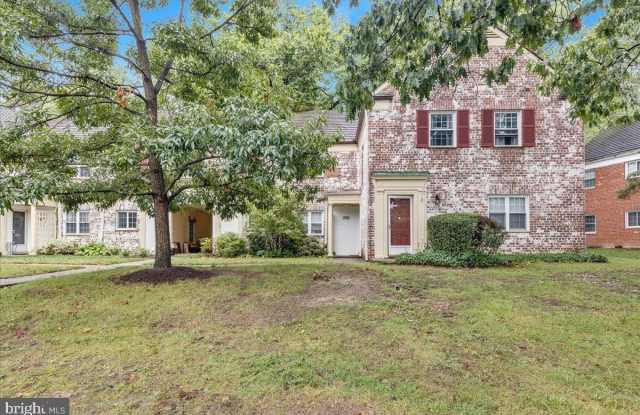 1132 VALLEY Drive - 1132 Valley Drive, Alexandria, VA 22305