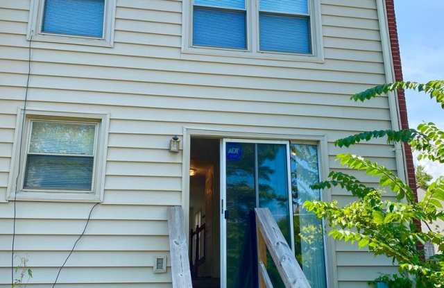 Cozy 2-bedroom Town Home in Hollins Market w/ Parking and Patio! photos photos