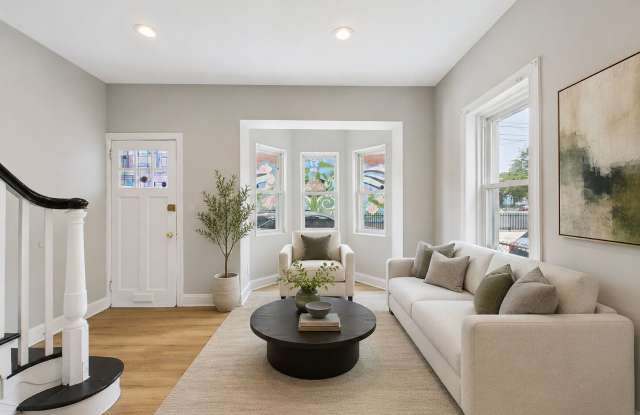 3 bed, 1.5 bath house with large yard photos photos