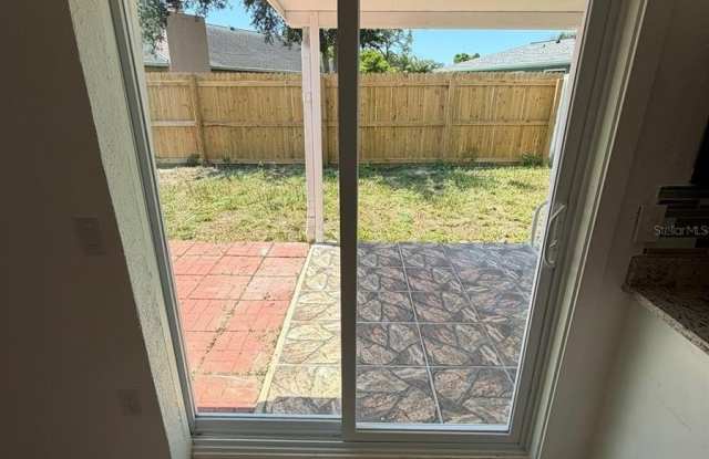 7619 SUMMERTREE Lane Gallery 3