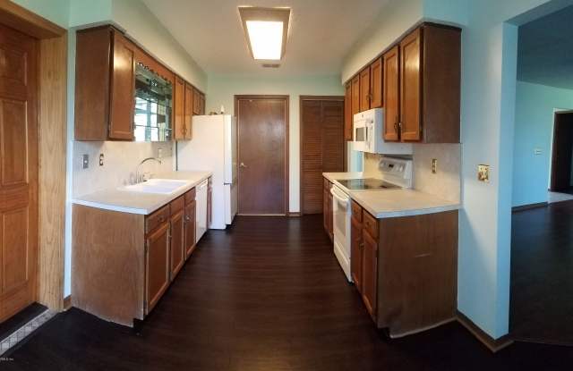 2373 STONEHAVEN CT E Gallery 2
