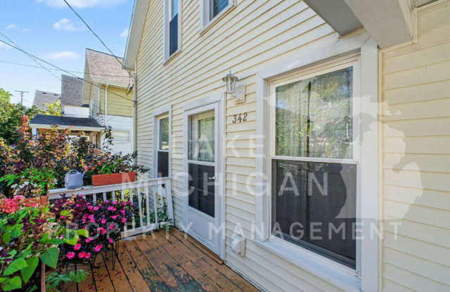 342 Page St NE Gallery 2