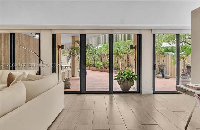 2901 S Bayshore Dr Gallery 4
