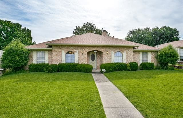 306 Doral Place - 306 Doral Place, Garland, TX 75043