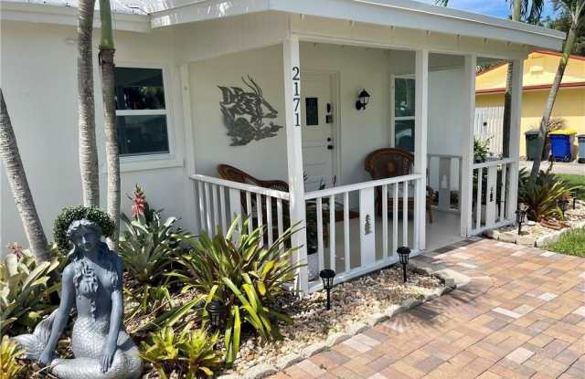 2171 NE Pelican Terrace Gallery 2