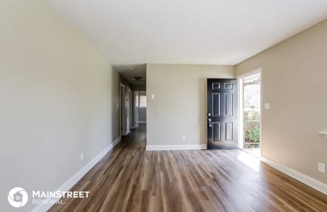 5515 Snow White Lane Gallery 3