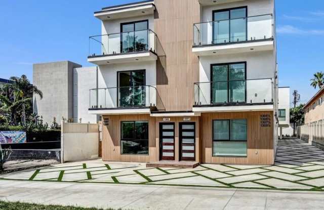 1305 N Sycamore Ave photos photos