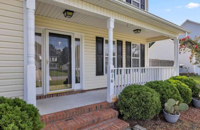 Spacious 4BR/2.5 Bath in the Jacksonville Commons Area Gallery 3