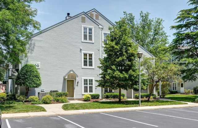 207 SEDGEFIELD Drive Gallery 2