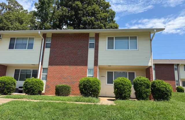 2 Bed 2.5 Bath - 10 Minutes to Downtown Gallery 3