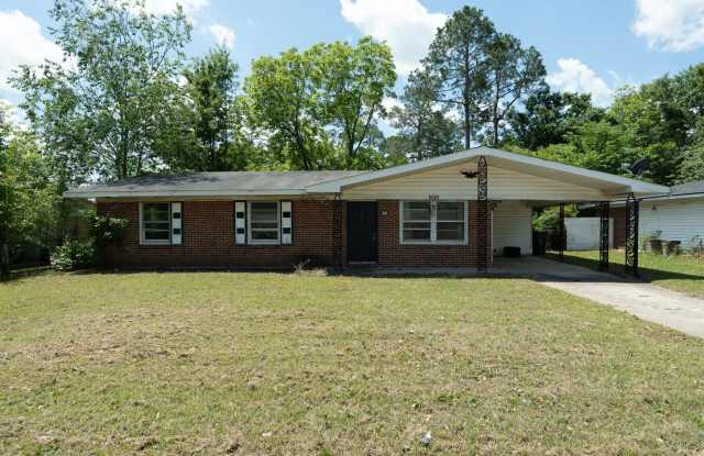 Brick Home in Quiet Cul-de-sac photos photos