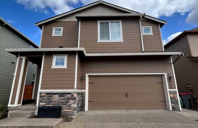 Beautiful 4 Bedroom, 2.5 Bath House in NW McMinnville- Close to Parks and Schools photos photos
