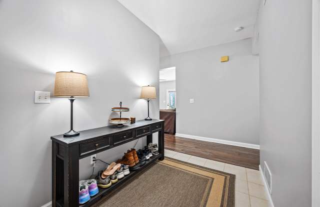 7323 North Villa Lake Drive Gallery 3