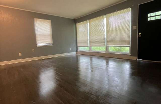 2-Bedroom Ranch Move-In Ready!! photos photos 2-Bedroom Ranch Move-In Ready!! photos photos