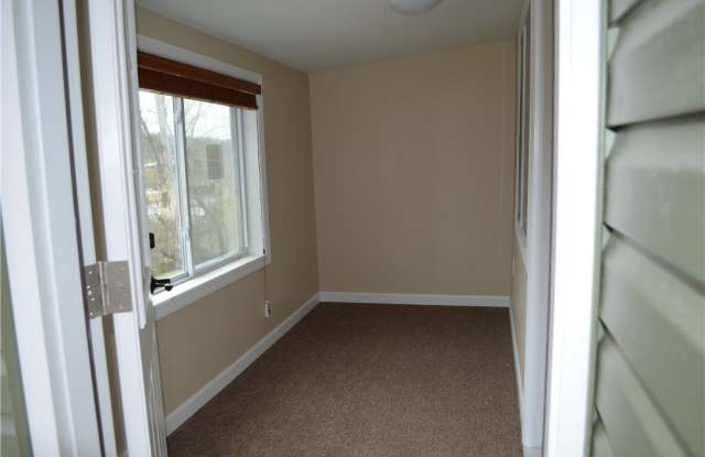 69 Lindley Road Gallery 2