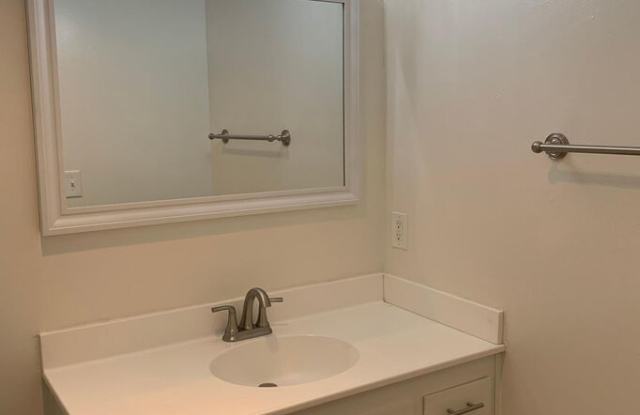 Pennsylvania Avenue Apartments Gallery 3