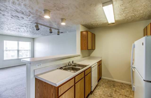 Riverbend Apartment Homes Gallery 3