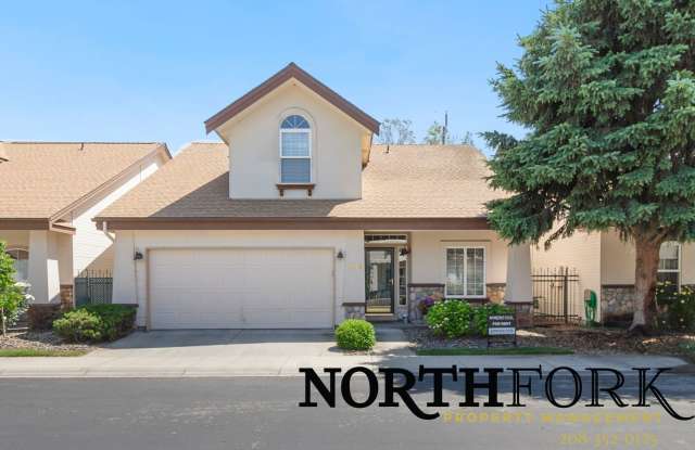 Beautiful 3-Bedroom Townhome in Garden City photos photos