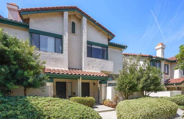 Remodeled 2 Bedroom Townhome w/Attached 2 Car Garage photos photos