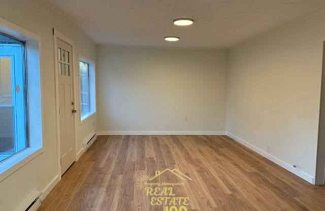 2633 Northeast Holmes Road photos photos