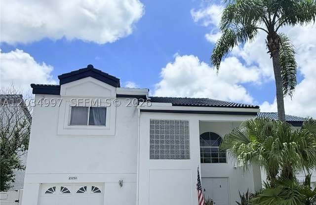 21251 NE 3rd Ct Gallery 1