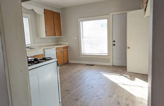 The Cutest 1 Bedroom on TX Side - Coming Soon! Gallery 4