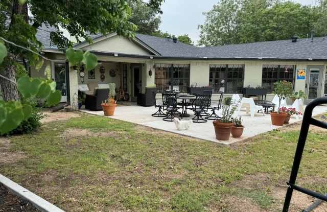 2500 Douglas Dr photos photos